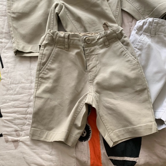 Lot of 6 Old Navy Khaki Shorts - Picture 4 of 4